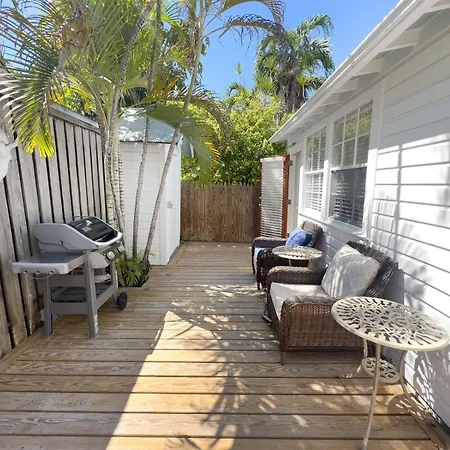 Orange Blossom Suite Conch Republic Cottage